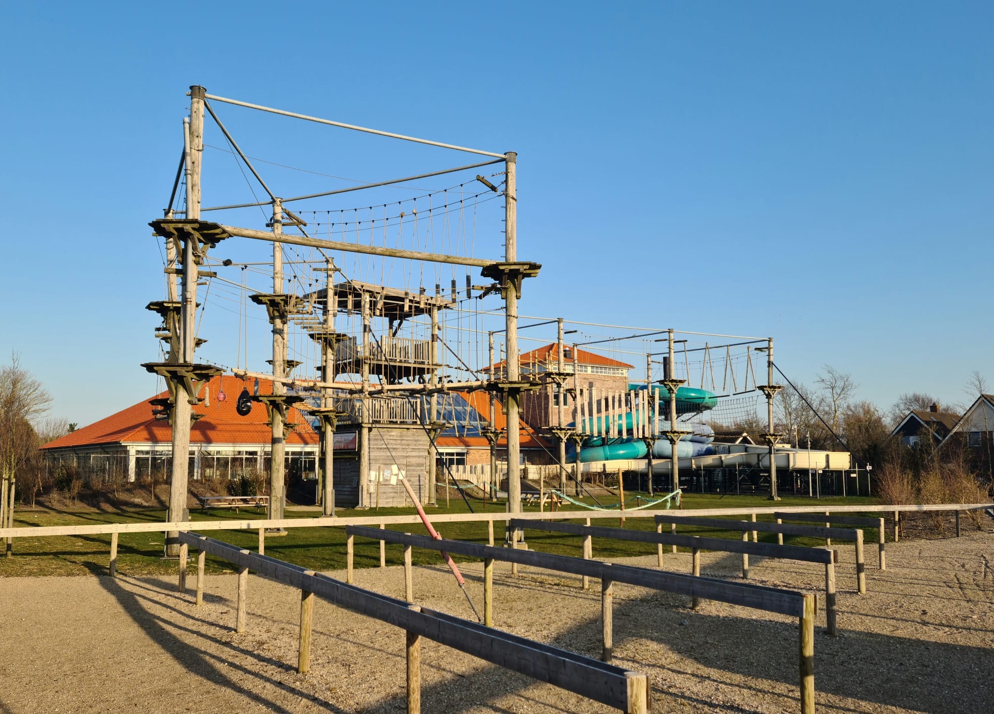 Klimpark met twee verdiepingen op het vakantiepark De Krim.
